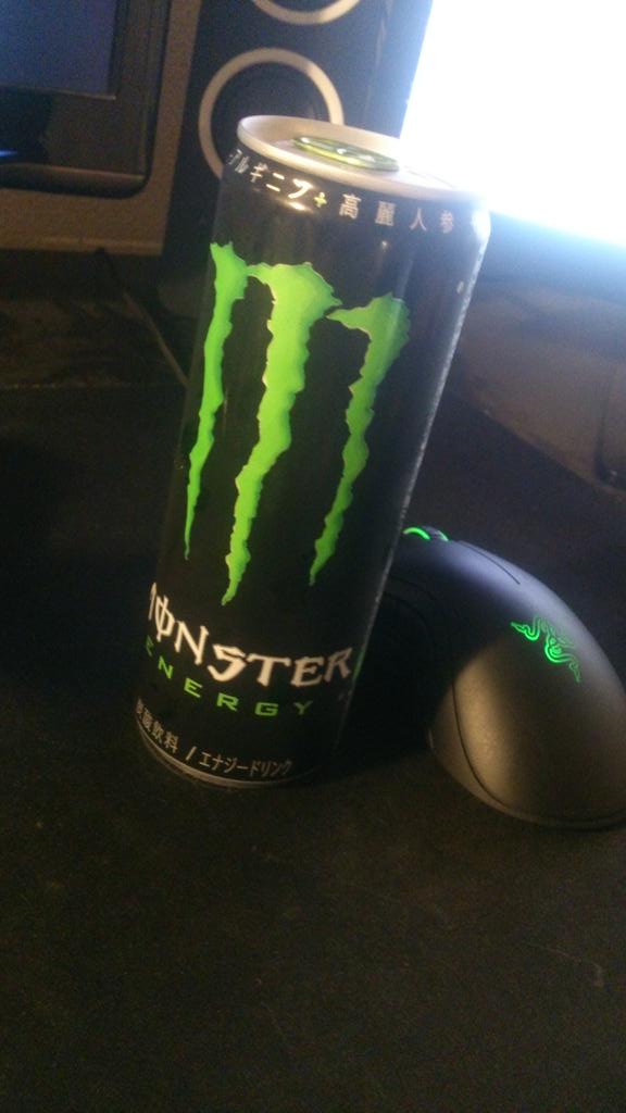 なぁぴぴ Grapetk0216 私モンスターってストローささないと飲めない 笑