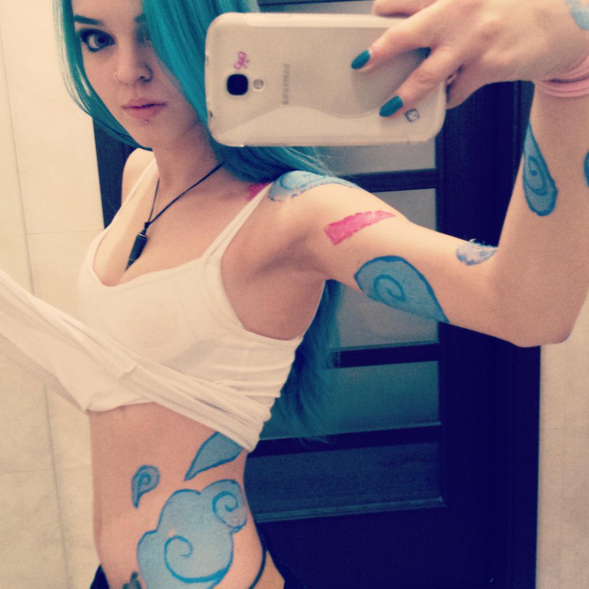 andrastax's tweet photo. Thank you for making a tattoo @PahkKerti , it is beautiful! #cosplay #tattoo #Japanese http://t.co/XvoVJX2ZUS
