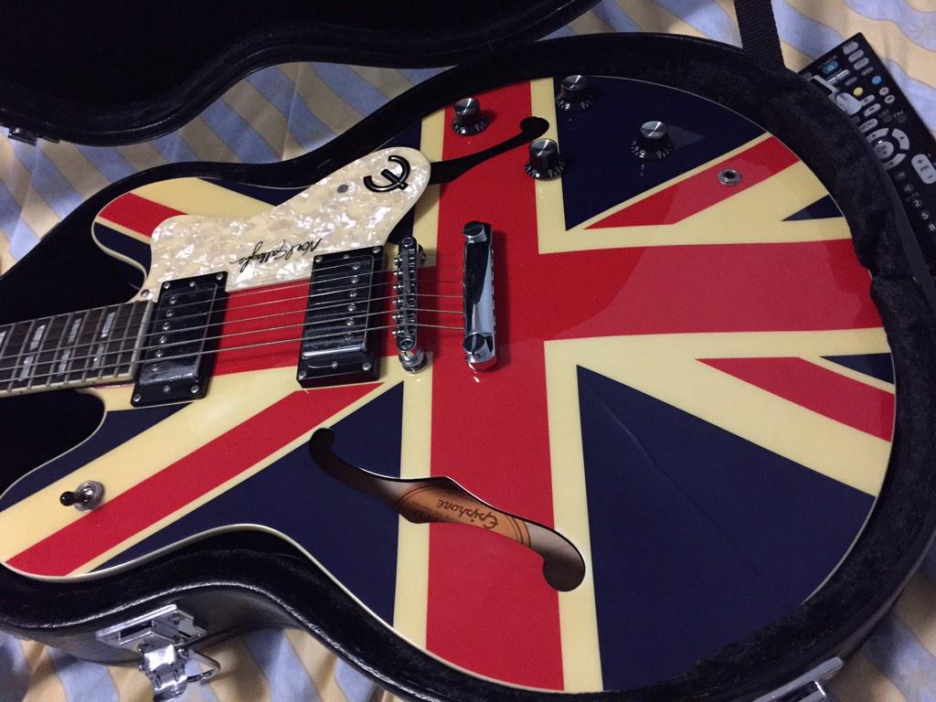 mybsidelife's tweet photo. Dusted this baby off for a play tonight #epiphone #supernova #lowaction #hollowbody http://t.co/LFH84kM7JT