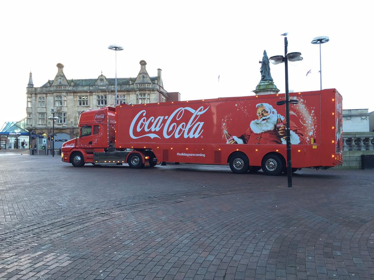 VisitHull's tweet image. Enjoy the magic of the truck &amp;amp; a Coca Cola or Diet Coke to the sounds of festive music. Today Queen Vic Sq, 12-8pm.