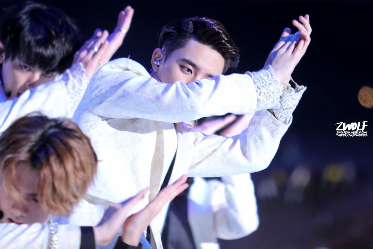 zwolfexo's tweet photo. #Kyungsoo 141204 MAMA IN HONG KONG (Please don't edit &amp; cut the logo,No commercial use) >http://t.co/JS3kVCs4kG http://t.co/9aRXIaWJgc