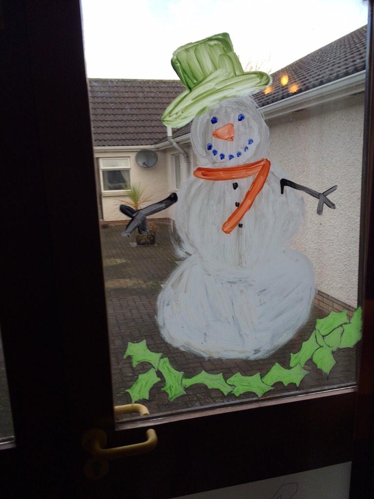stcatssixthform's tweet photo. Year 13 painting the windows in the local nursing homes #xmas #community #sixthform #volunteering #character http://t.co/WYtWLVFUzF