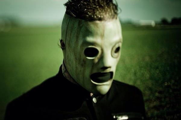 Happy birthday Corey Taylor  the coolest man for legendary band 