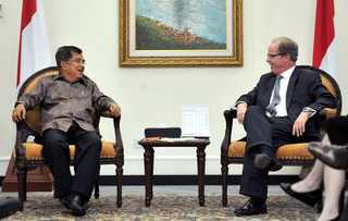 Tugas 2 Infraswil->RT <a href="/Pak_JK/">Jusuf Kalla</a>: Infrastuktur Indonesia Perlu Kerjasama Pemerintah dan Swasta
wapresri.go.id/index/preview/…