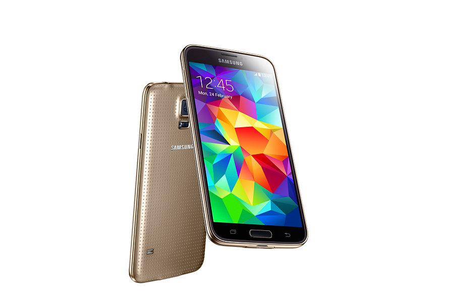 SamsungFR's tweet photo. Battle #GalaxyNote4 (RT) vs. #GalaxyS5 (FAV) ! Quel smartphone préférez-vous ? Disponibles ici http://t.co/rrRDt22fzU http://t.co/EsePYHE09s