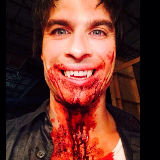 DudaSocci's tweet photo. dia do vampirão mais amado ❤️ #DamonIsBack #HappyBirthdayIanSomerhalder http://t.co/gJWVR0coiX