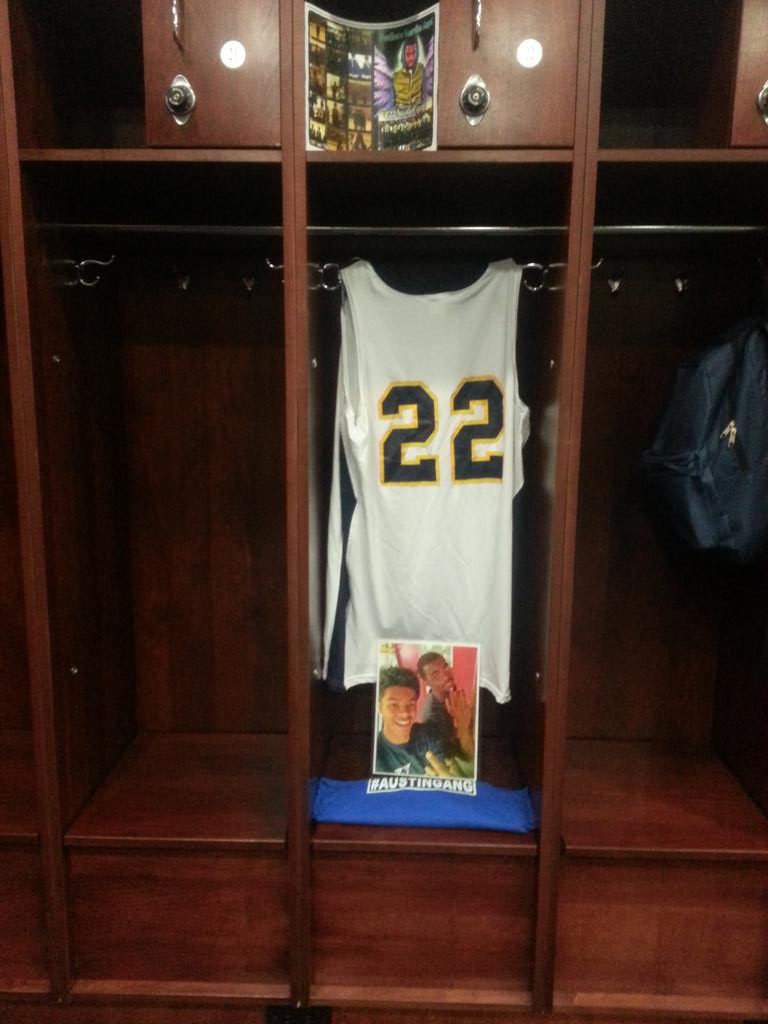 WooPlus_2's tweet photo. Happy birthday austin… #22GoCrazy #H4A 💜💙💛💯  Austin⛽🅰🆖. We love and miss you this is your day ! 2k15 this for u http://t.co/T9oPQCTbge
