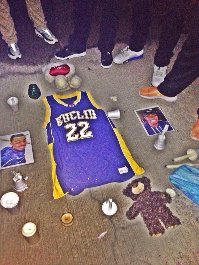 WooPlus_2's tweet photo. Happy birthday austin… #22GoCrazy #H4A 💜💙💛💯  Austin⛽🅰🆖. We love and miss you this is your day ! 2k15 this for u http://t.co/T9oPQCTbge