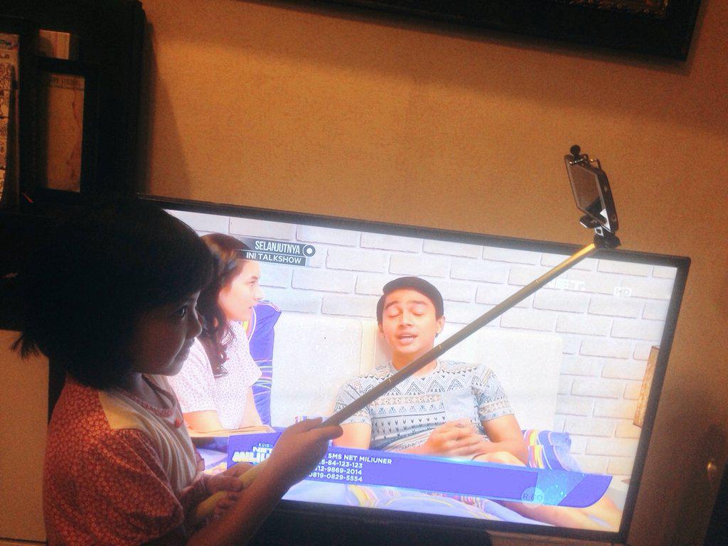 09f1fd43562e49c's tweet image. Selfie beneran #NETMILIUNER_2 @netmediatama