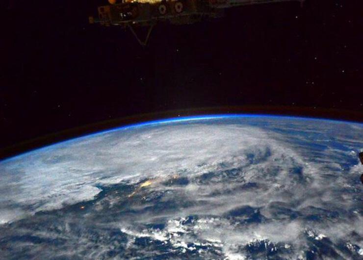 Recipeons's tweet photo. Astronaut sees Typhoon Ruby from space: ��Amazingly dangerous, praying for Pinoys’ http://t.co/qAyTXSb0WP