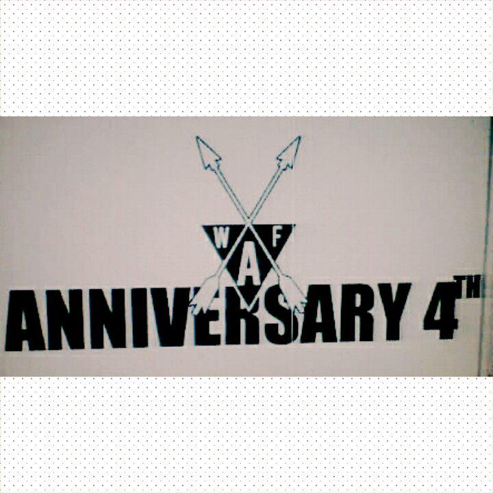 FamousGirlG's tweet photo. Asik yang mau party nih"@warbahfams10: Road To 4TH Anniversary , for you are geng 🔫 http://t.co/qfp7pYDoCE"