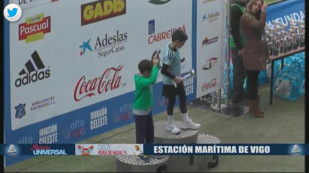 puerta1923's tweet photo. Entrega de premios de la #invasionCeleste desde #puerta1923 http://t.co/skCMhtFrjf