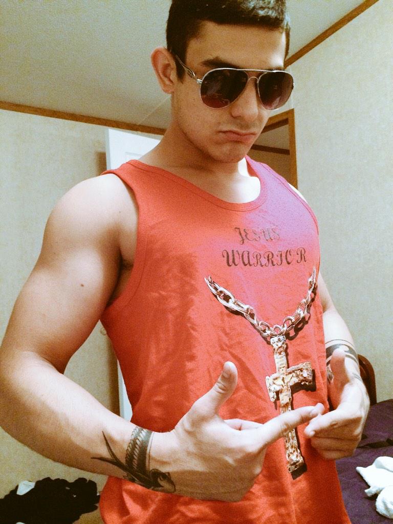 MenOfSesuction's tweet photo. http://t.co/g9U6oy2lQ8