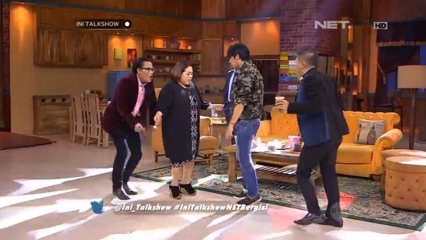 mdtvindonesia's tweet photo. Minum cendol, bikin badan segar, langsung happy... cuma di @Ini_Talkshow Di sini aja! #IniTalkshowNETBergizi http://t.co/mApiQu4csF