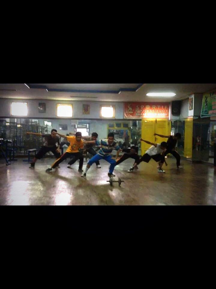 <a href="/officialusent/">Ultimate Star Ent</a>  <a href="/UTStarsDance/">Ultimate Team Stars </a>  . FIGHTING !!! #UltimateShowcase2014