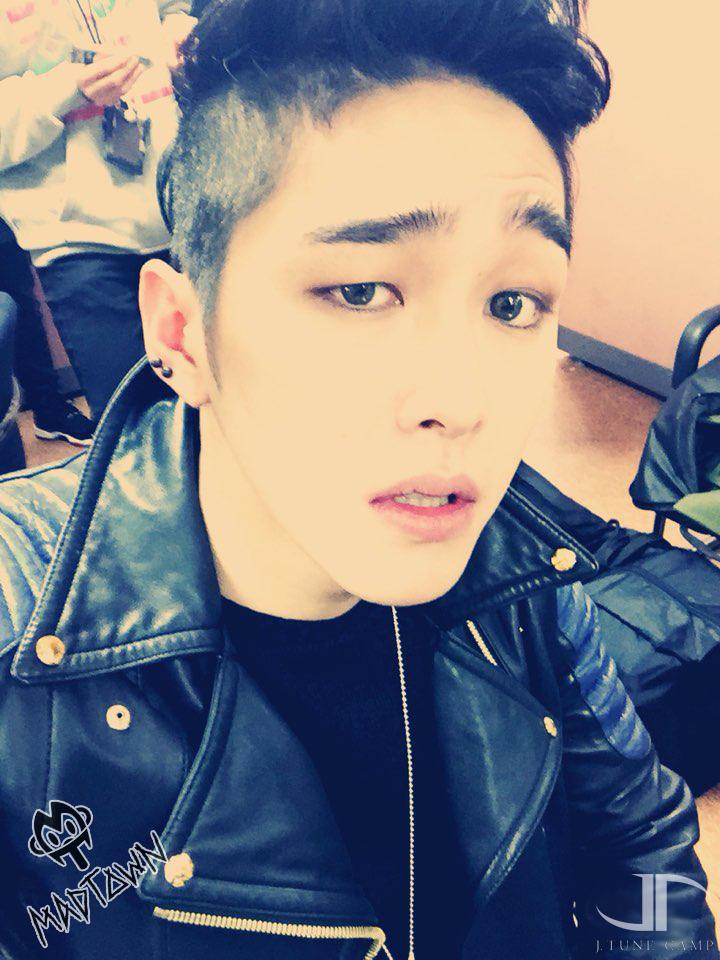 B4VgeiUCYAA_2c8.jpg:large