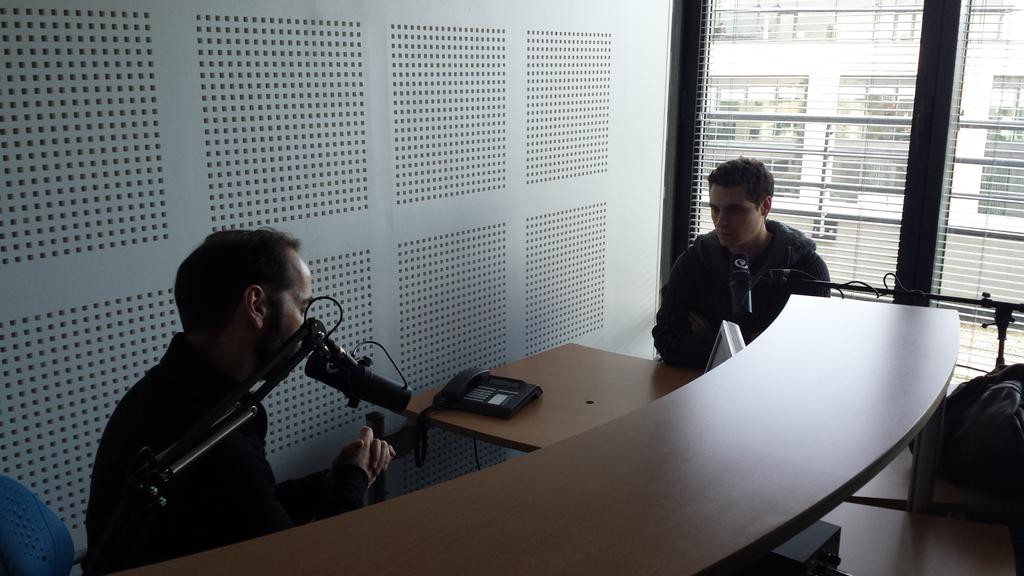 SiB_Reims's tweet photo. Ce matin #startincom était chez @champagnefm. Merci @ManuChampagneFM :). @LebelEmploi @Innovact_Center @3DMORPHOZ http://t.co/x7XGdRTrP8