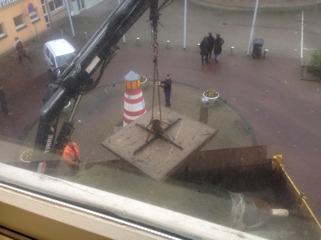 Handig hoor.  Hoortesten uitvoeren met zo'n gevaarte voor je raam.