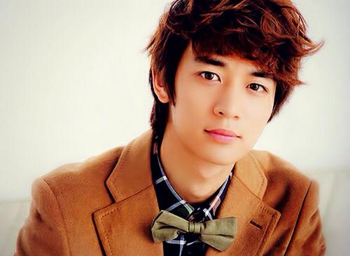 Flaming Charisma, Choi Minho! :)
Happy birthday!!!!       