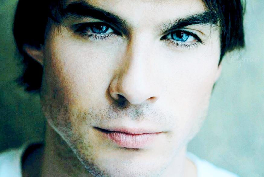 Quem é o vampiro mais perfeito do mundo que faz niver hoje??SIM,O MEU IAN 
Happy Birthday Ian Somerhalder From Brazil 
