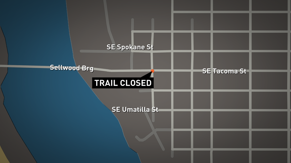 McGinnessPDX's tweet image. Bike commuters, runners: #SpringwaterTrail closed beneath #SellwoodBridge until Dec 19th #pdxtraffic #kgwnow