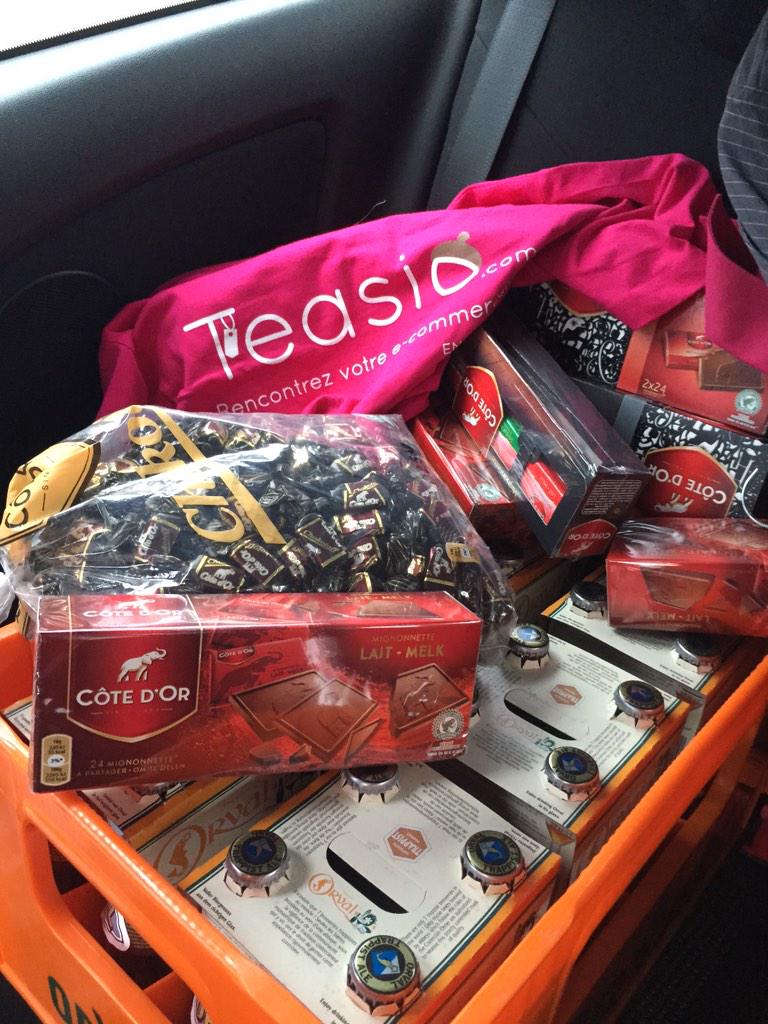 Teasio_com's tweet photo. Amis du @leweb nous avons quelques cadeaux pour vous! #betech #startupsbe @carmelo #chokotoffPitch http://t.co/7ZKooBAJtV