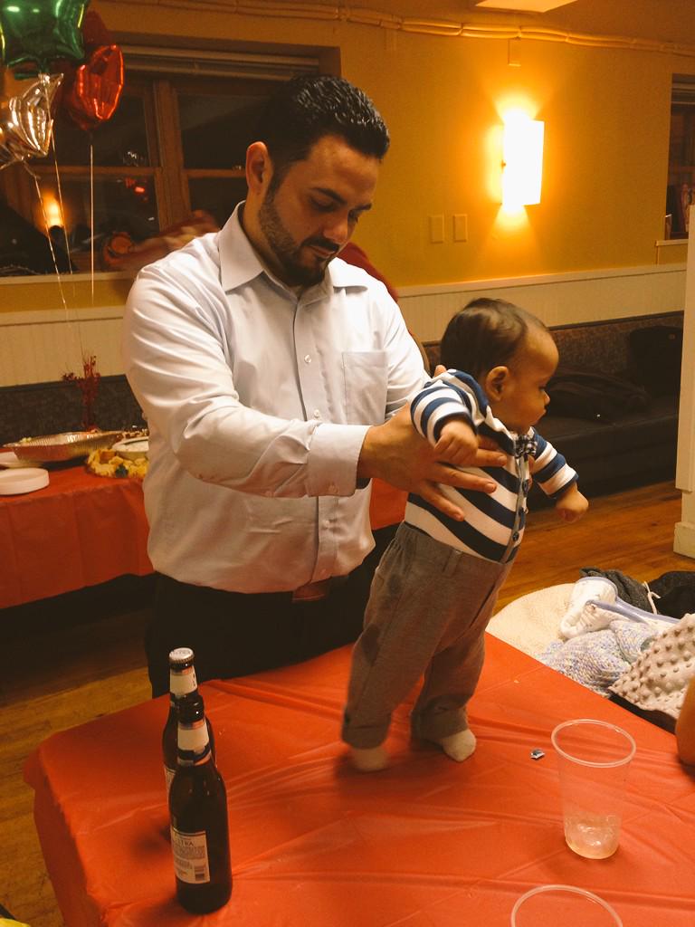 KaraGraciani's tweet photo. 2014 Varrasse Family Christmas party #cousins #jorgelucas http://t.co/gZdC16IFry