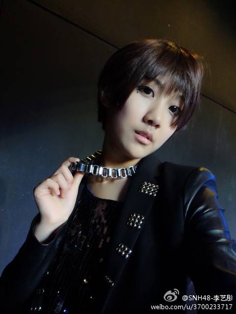 whitehairpin1's tweet photo. 男装公演！ http://t.co/3aacm9R11k