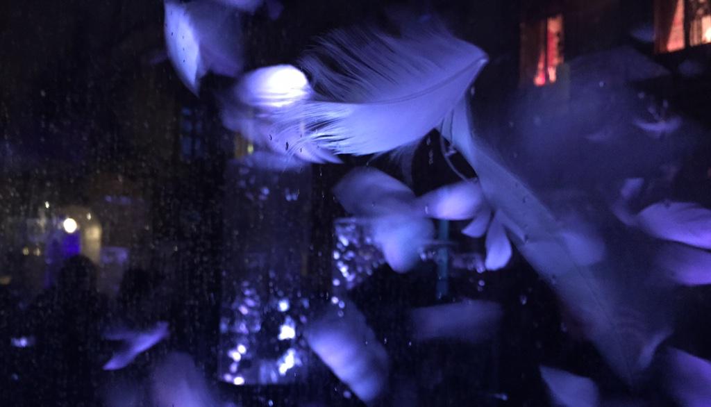 LucileVidaud's tweet photo. #wecomeinpeace #FeteDesLumieres http://t.co/Q3hvnTJRU6