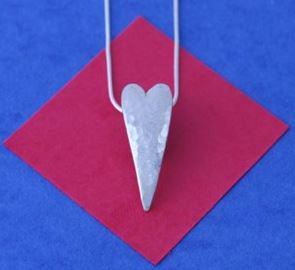 #dorsethour Jewels Night: Eterno Heart Pendant, Silver Chilli £20. Perfect pressie! Buy via shopdorset.co.uk/jewellery-page…