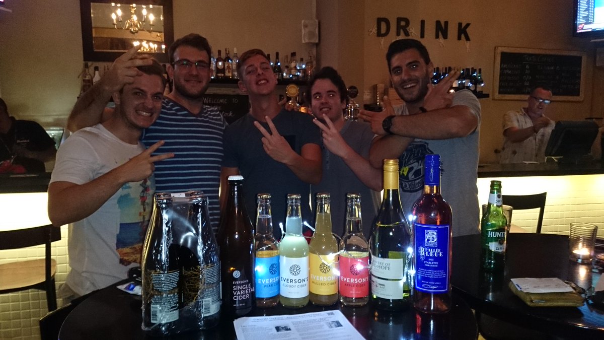 ChadBurton11's tweet photo. Back-to-back champs!!! Brap!  Brap! @quiznightcapetown @WDFA_CT @DayneAngel @JarrydEvans41 http://t.co/zXxp5Bokxo