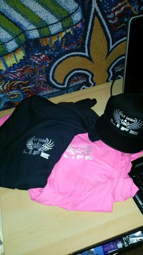 karlcoleman25's tweet photo. ... LIVE THAT " FLY HIGH LIFE " ABOVE OBSTACLES AND BULLSHIT ... #BEANIES #SNAPBACKCAPS #SUBLIMATIONSOCKS #HOODIES http://t.co/fxAButHdB0
