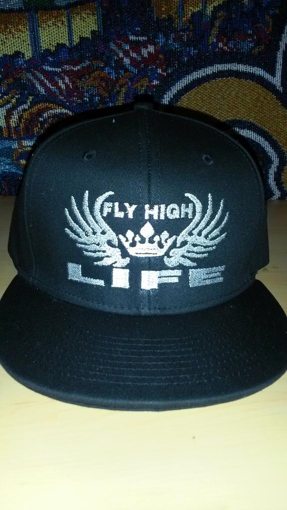 karlcoleman25's tweet photo. ... LIVE THAT " FLY HIGH LIFE " ABOVE OBSTACLES AND BULLSHIT ... #BEANIES #SNAPBACKCAPS #SUBLIMATIONSOCKS #HOODIES http://t.co/fxAButHdB0
