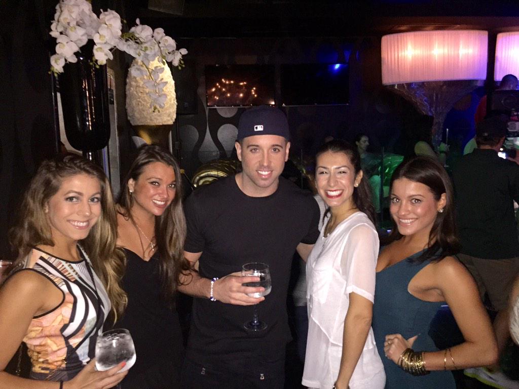 Getting our @Mike_Stud on @OrtizClassic w my girls @LindsayRotondi  @carolynrasley @LizBrabants s/o 2 @Gerry_Corcoran