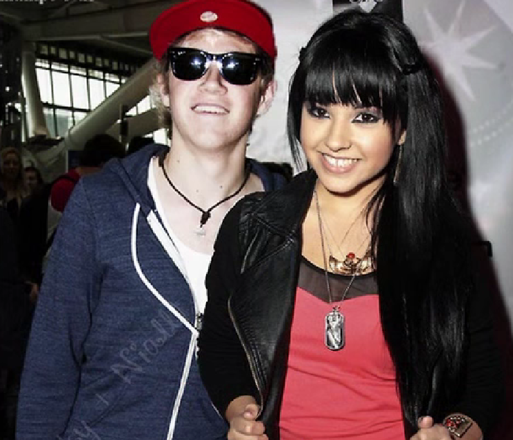 BeckyTeamTurkey's tweet photo. Becky and Niall Horan http://t.co/Q0oJycH1yW