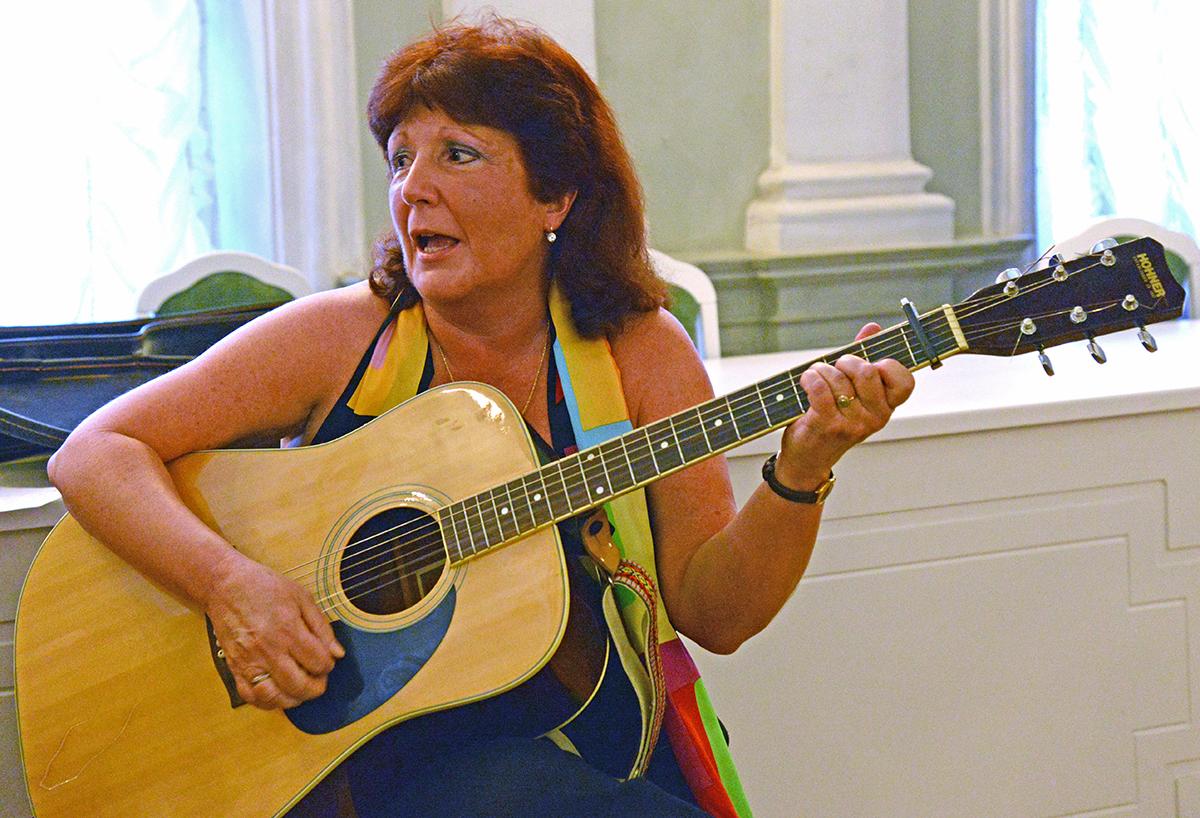 WorkingatDuke's tweet photo. #Duke's Edna Andrews travels & performs in Russia. She's our musical #BlueDeviloftheWeek! http://t.co/dTs4POLoBY http://t.co/jpFEJYU42J