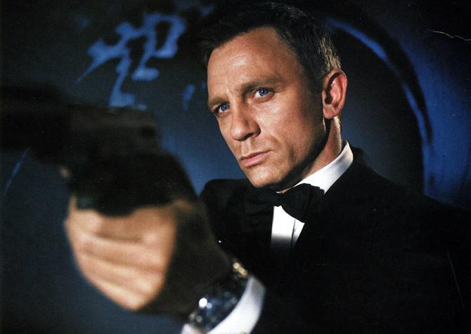 пирс броснан в роли джеймса бонда. исполнители джеймса бонда. исполнители джеймса бонда. агент 007 джеймс бонд дэниел крейг. броснан 007.