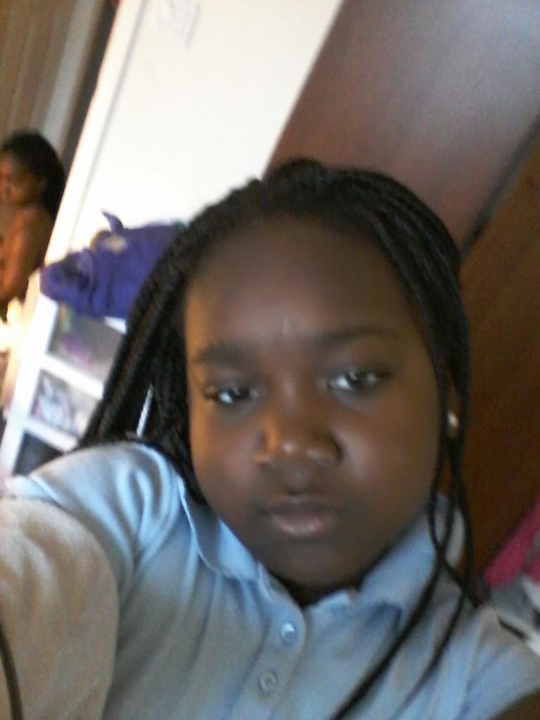 pockets_obese's tweet photo. I'm on my way to school!!!😆👩👍📚📚📒📒📖📖 http://t.co/kkJNjahd3Z
