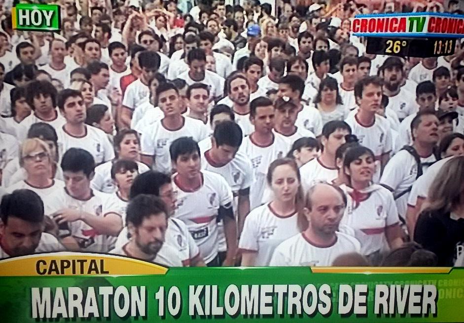 DavidRupach's tweet photo. Fiesta millonaria: 13 mil hinchas participaron hoy de @maratonriver Gran evento solidario @_RiverPlateCarp @RRPP_CARP http://t.co/mtpDTvuqzm