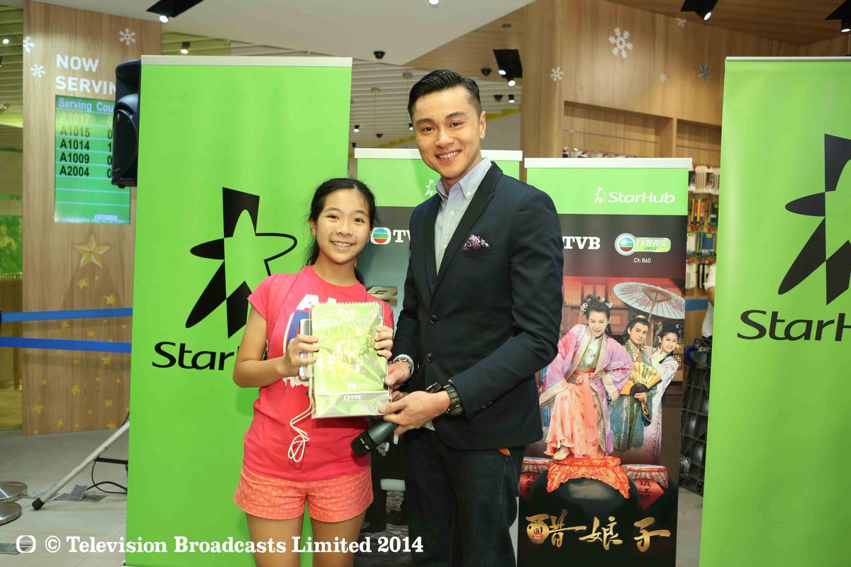 TVB_Europe's tweet photo. #TVBArtistes #MyolieWu #RaymondWong attended the meet and greet event in Singapore at the past weekend. http://t.co/15t1HCNZ3S