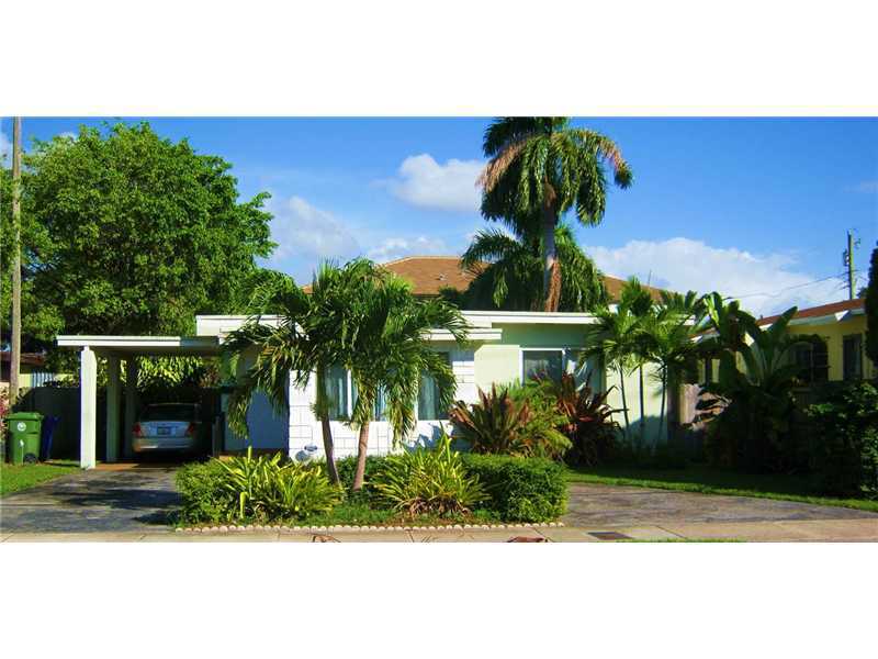 HuntMyHouse's tweet photo. Completely renovated 3 bed/ 2 bath split design home on large deep lot. Please Contact  gcmovesfl@gmail.com http://t.co/7CrYWYWHID