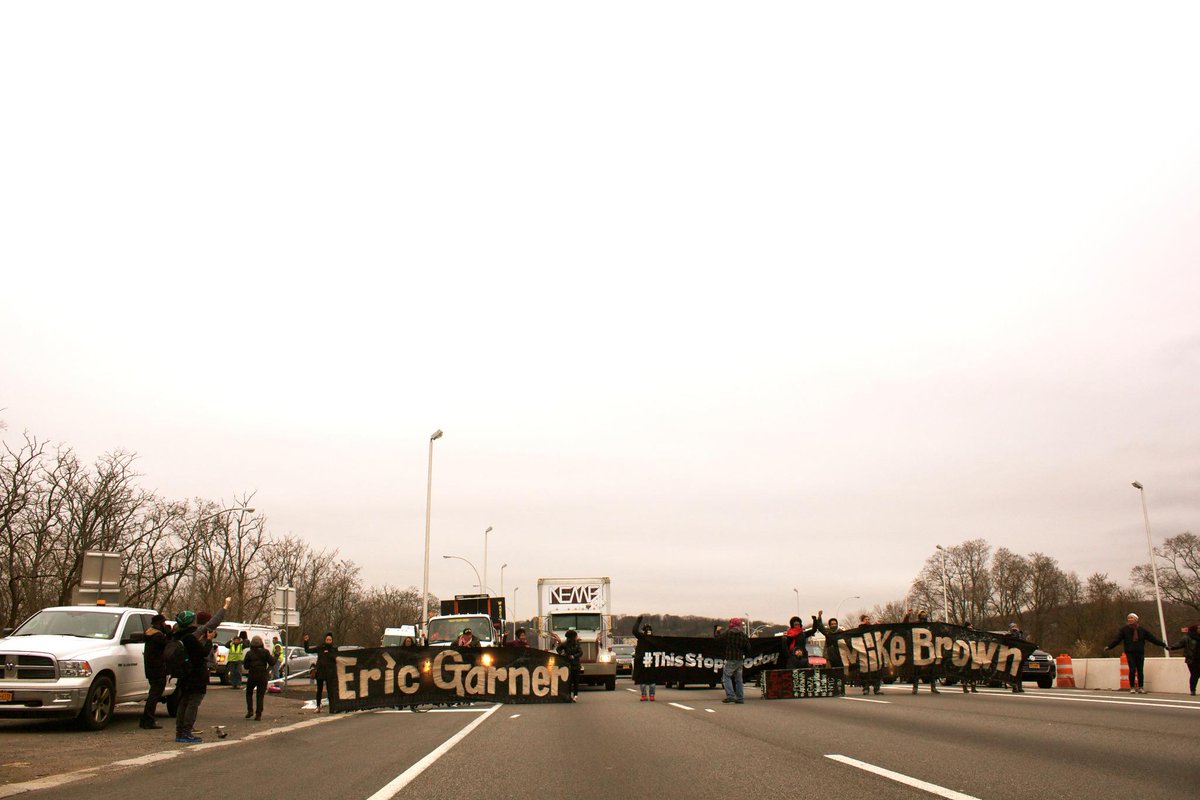 shebe86's tweet photo. More photos of what happend in New York today #7minutes #EricGarner http://t.co/hJVyPeJWK3 @OpFerguson @Ayesha_Mattu http://t.co/gAL7FVhAmN