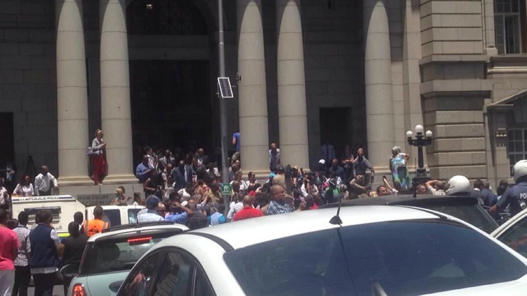 NatalieGendron's tweet photo. How is Shrien Dewani walking free? http://t.co/zoXzS30rAk