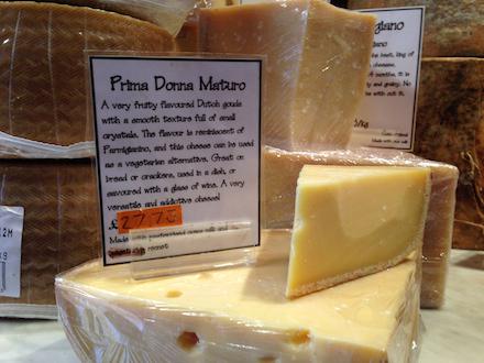 Edinburgh_Gin's tweet photo. A 2nd pairing from our event with @IJMellischeese:a full-flavoured Prima Donna Gouda with a robust Cannonball Martini http://t.co/2w5ORtrXG4
