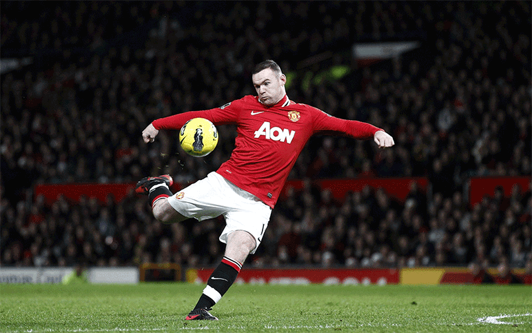 Wackytaylor's tweet photo. “@SundayShoutsFC: Shouting your favourite player's name just before you shoot:  "GERRARD!" "ROOONEYYY!" http://t.co/0aUx12L226” CHAPMAAAAAAN