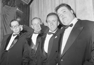 LitLebOest's tweet photo. #Kanon1956 #HelmutQualtinger #CarlMerz #GerhardBronner #GeorgKreisler Blattl vorm Mund. 3.10. http://t.co/wlO7P6JOSc http://t.co/kb4dc9id3C