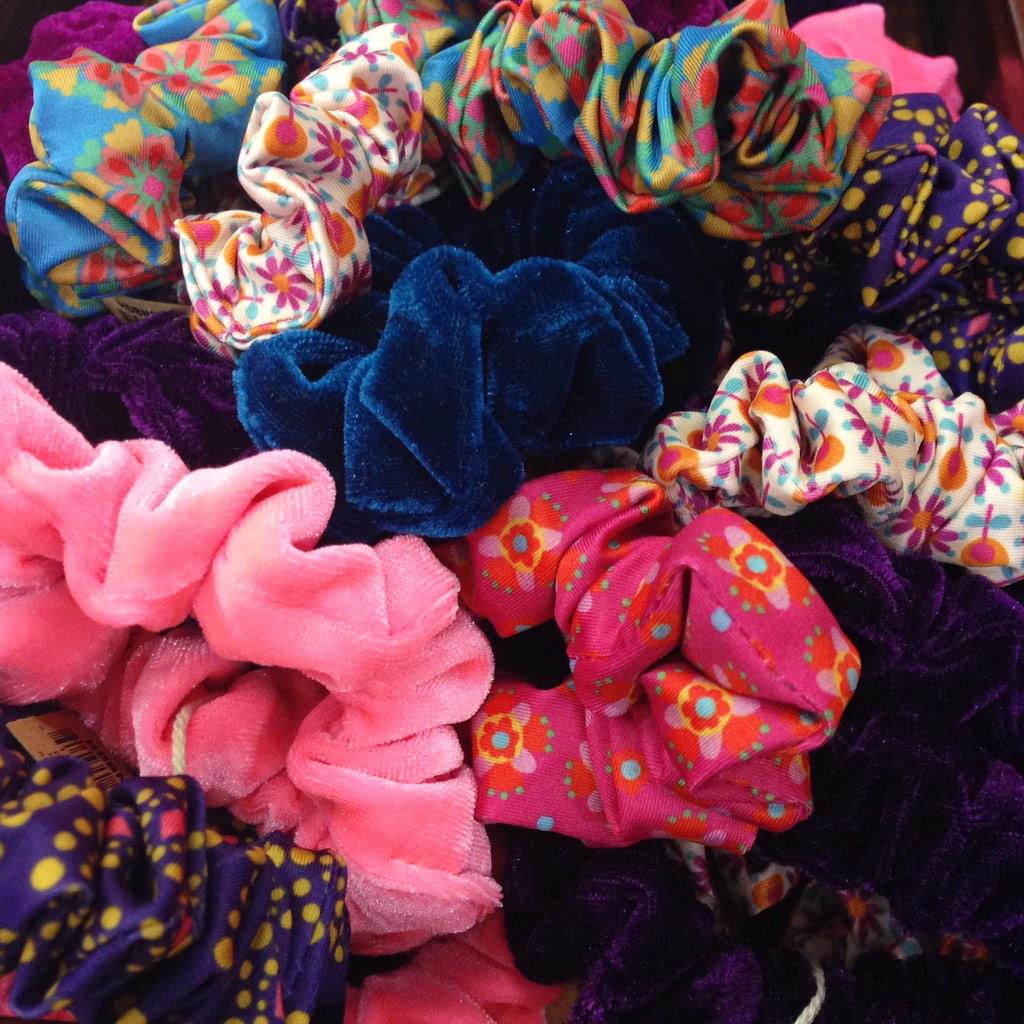 payselbs's tweet photo. “@macycrawfordd: “@Kinnucans: Now trending @kinnucans... Scrunchies!! http://t.co/CvWpyjlwJD” my mission is done #scrunchiequeen