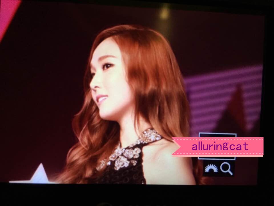 alluringcat's tweet image. #Jessica #JessicaJung 141208 Yahoo Asia Buzz Award preview part2