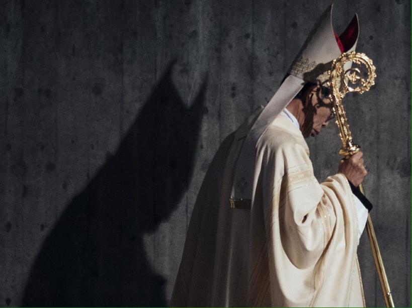 LaiaSz's tweet photo. Batman. Foto del dia de @LeNouvelObs http://t.co/3CJGm9IROK