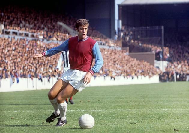Happy 73rd birthday to Geoff Hurst and Les Ferdinand who turns 48 today. COYI! 